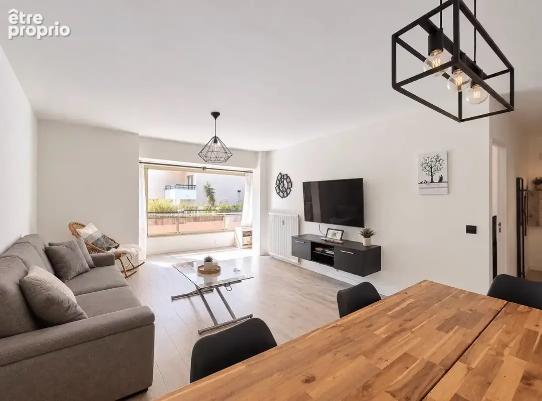 Vieux cannet rare ! t3 de 86 m2 sol refait dernier étage exterieurs garage cave 2673€/m2 - photo 3