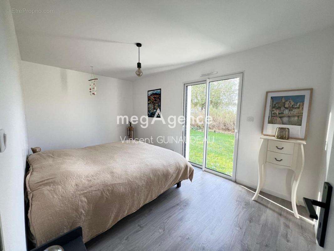 Maison à SAINT-MACAIRE-EN-MAUGES