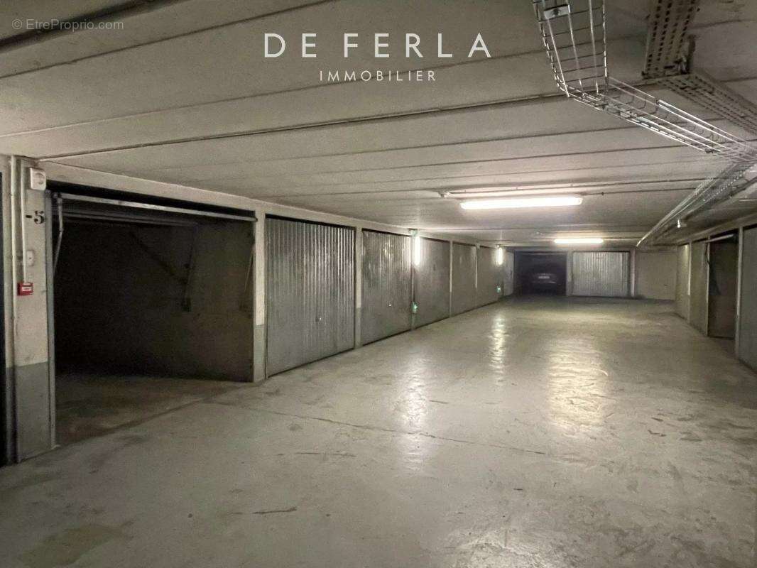 Parking à PARIS-14E