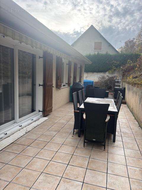 Maison à CIRES-LES-MELLO