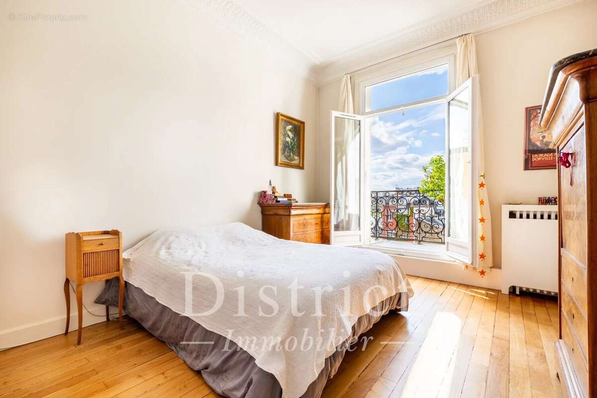 Appartement à PARIS-17E