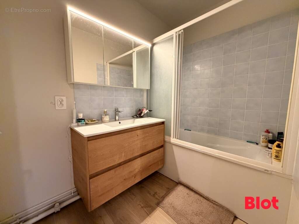 Appartement à LE RHEU