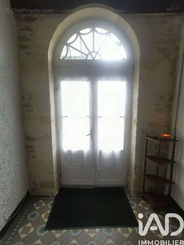 Maison 167 m² à Saint-Genes-De-Blaye  - photo 4