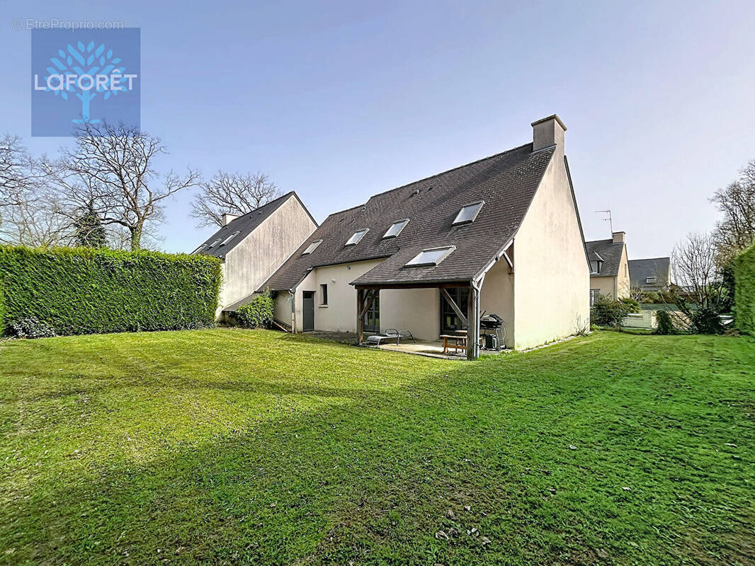 Maison à SAINT-ERBLON