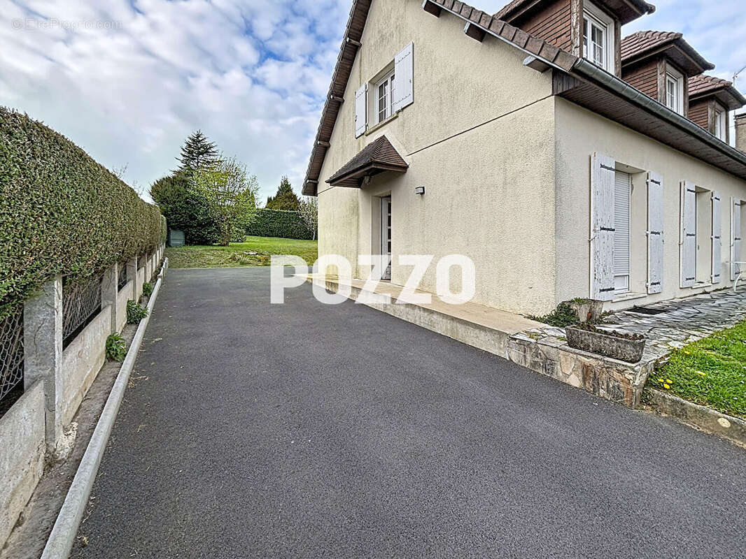 Coutances maison dans Résidence calme, 900 mètres du centre ville, 150 m2 environ, terrain de 900 m² - photo 17