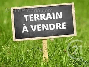 Terrain à MEYRIEU-LES-ETANGS