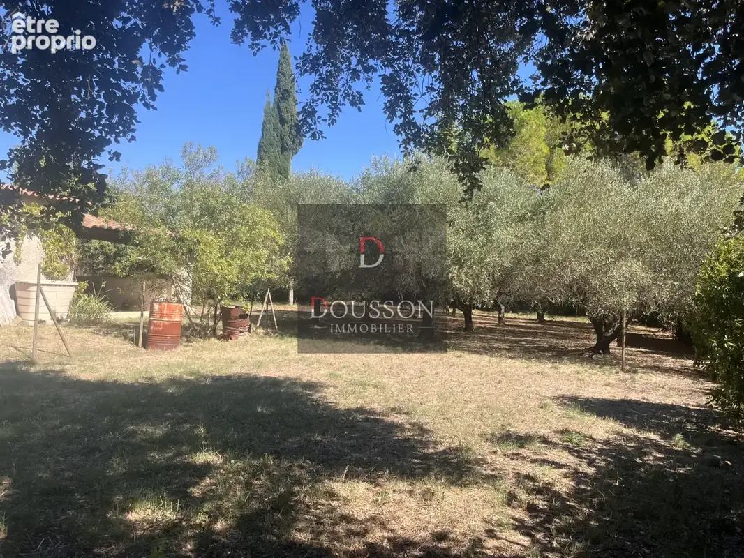 Argilliers   terrain constructible 1 390 m2 - photo 5