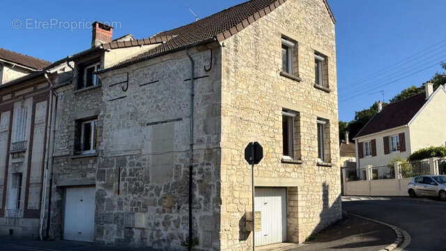 Autre à PONT-SAINTE-MAXENCE