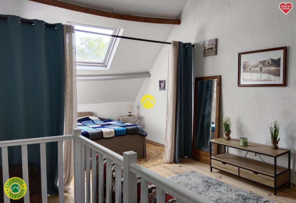 Maison à LE BOURG-D'HEM