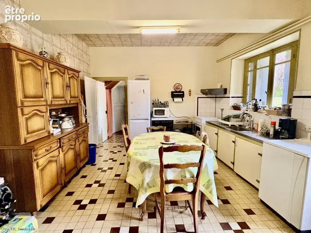 Très Beau Logis avec 6 chambres et Grand Terrain près de Ruffec - photo 12