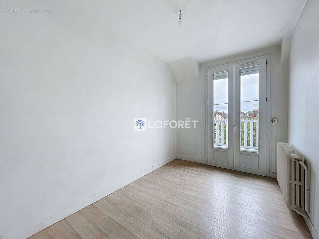 Maison à NOTRE-DAME-DE-GRAVENCHON