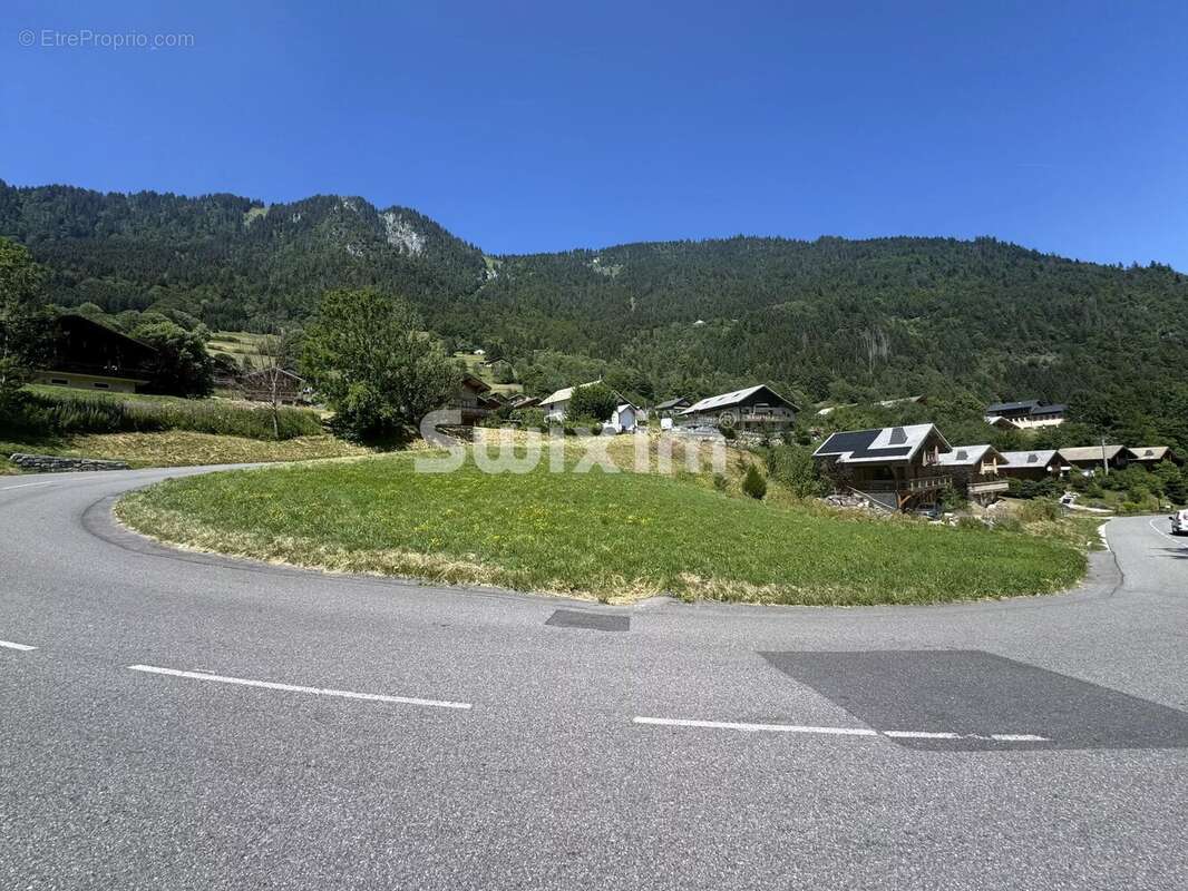 Terrain viabilisé de 1518m2 entre lac et montagne - photo 2