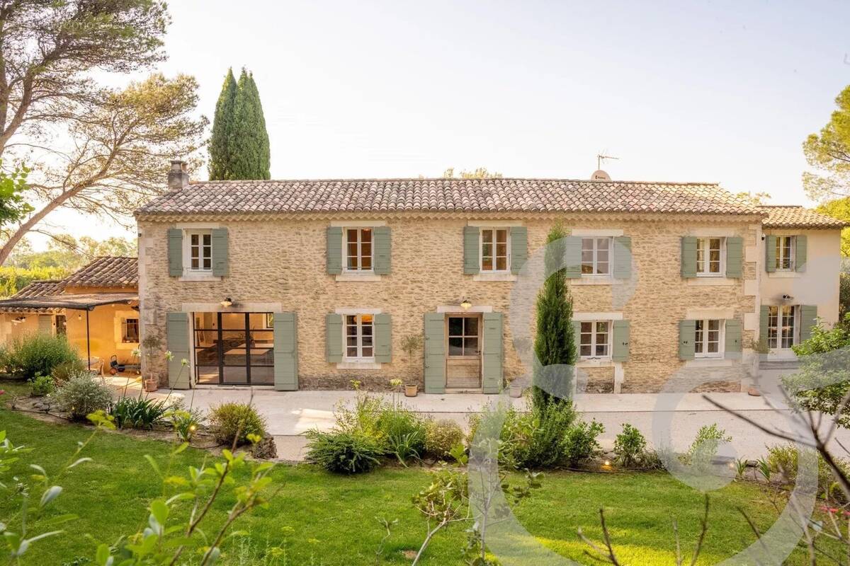 Maison à MAS-BLANC-DES-ALPILLES