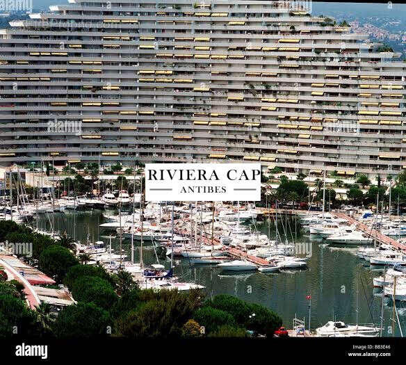 Commerce 109 m² à Villeneuve-Loubet  - photo 2