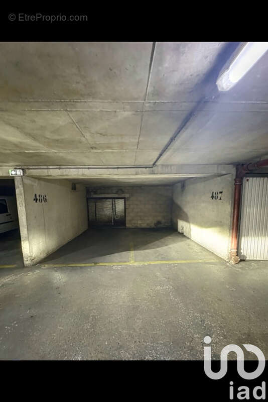 Photo 2 - Parking à PARIS-20E