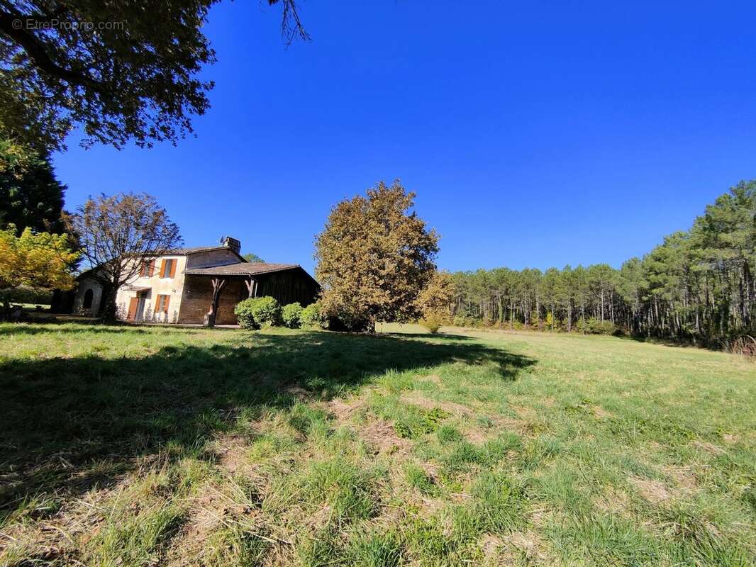 Maison à SAINT-MORILLON