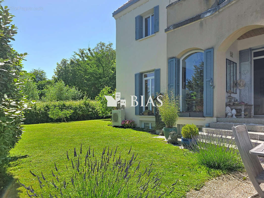 Maison 206 m² à Duclair  - photo 2
