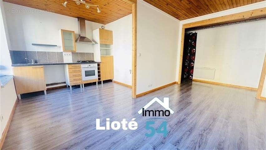 Appartement à VIRECOURT