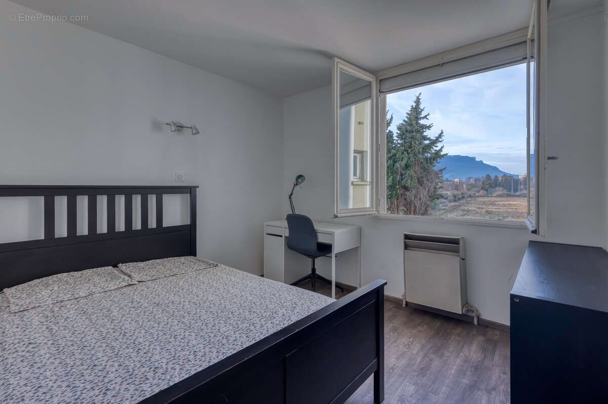 Appartement à SAINT-MARTIN-D'HERES