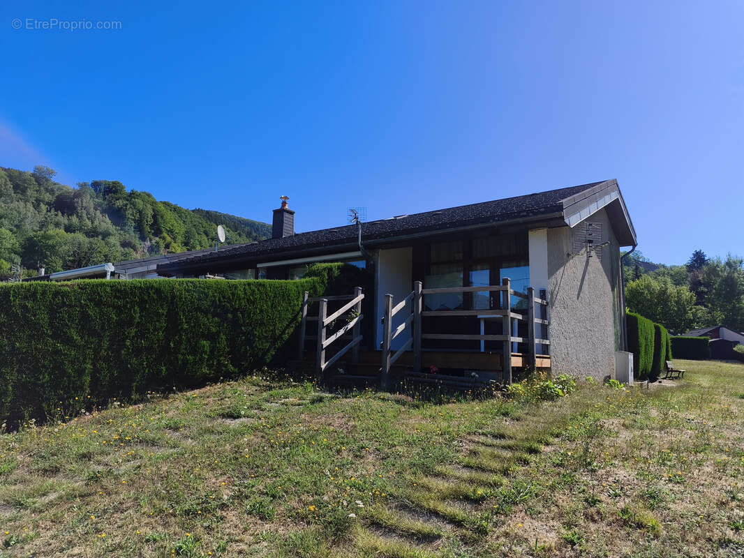 Agréable T2 en duplex de 33 m2 au sol avec terrasse, jardin privatif et parking - photo 14