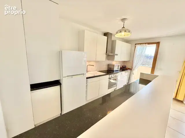 Exclusivité à FERNEY VOLTAIRE 01210, T3 76m2 avec balcon, cave et garage - photo 8