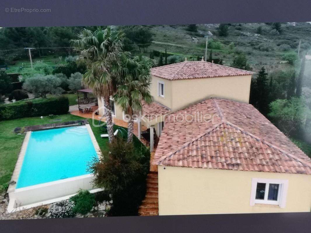 Quartier recherché  - Élégante villa familiale 9 pièces avec grand terrain et piscine à débordement - photo 19