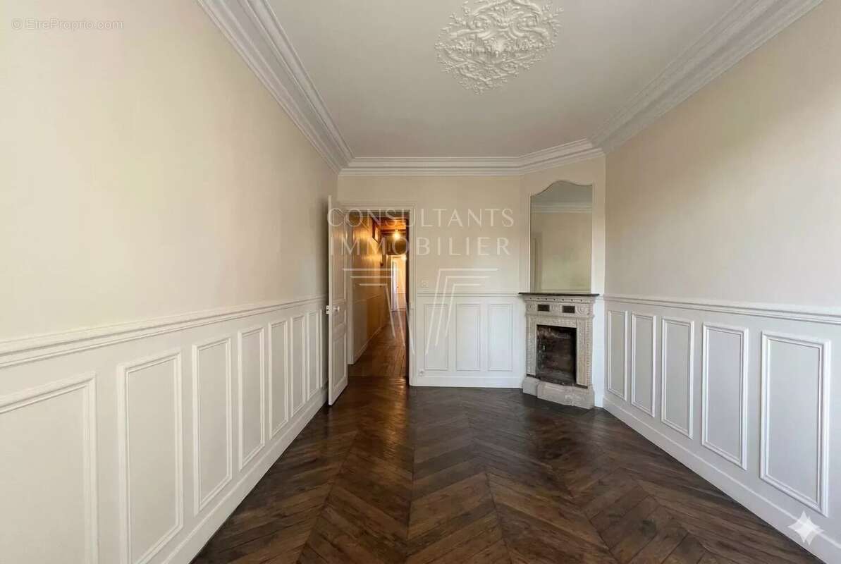 Appartement à LEVALLOIS-PERRET