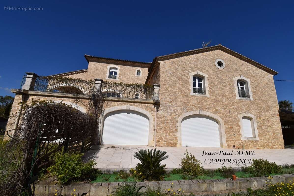 PONT SAINT ESPRIT (30) - Maison en pierre d'une surface de 308m2 à vendre - photo 3