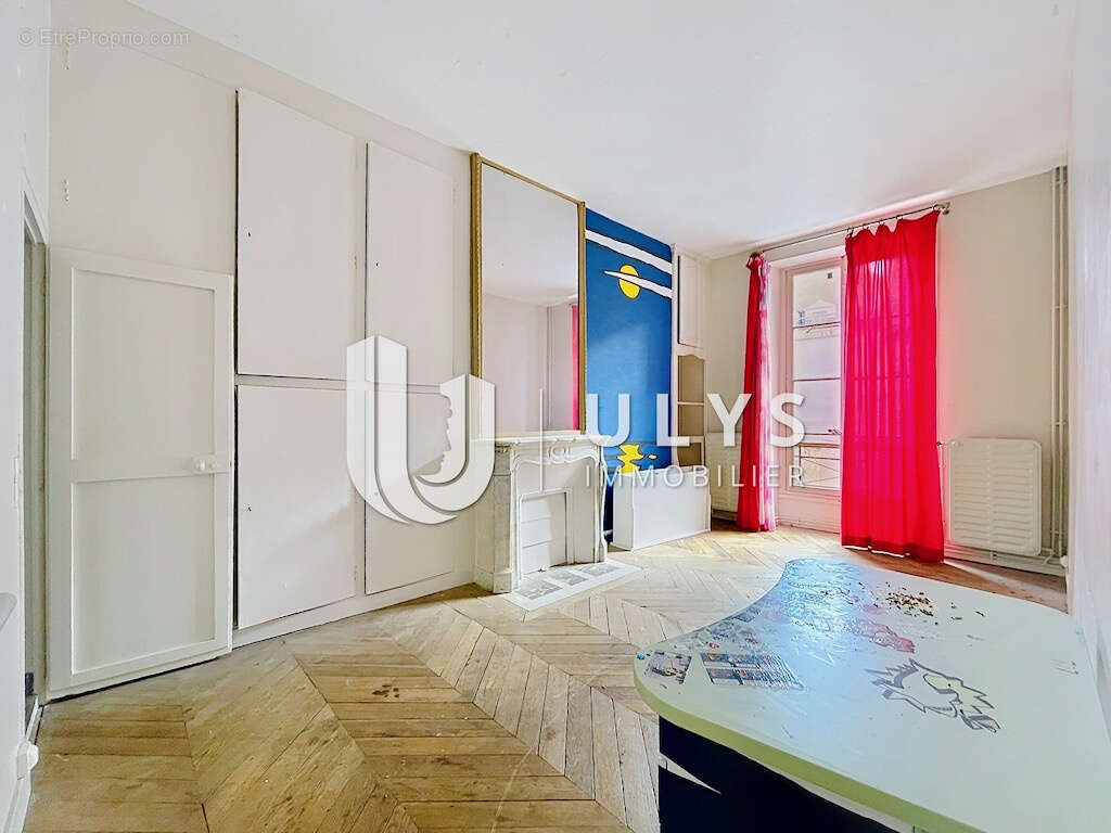 Appartement à PARIS-2E