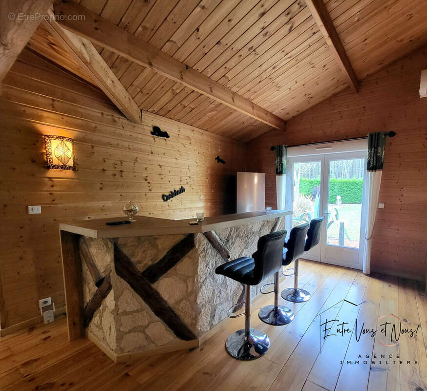 Maison 140 m² à Saint-Martin-Curton  - photo 9