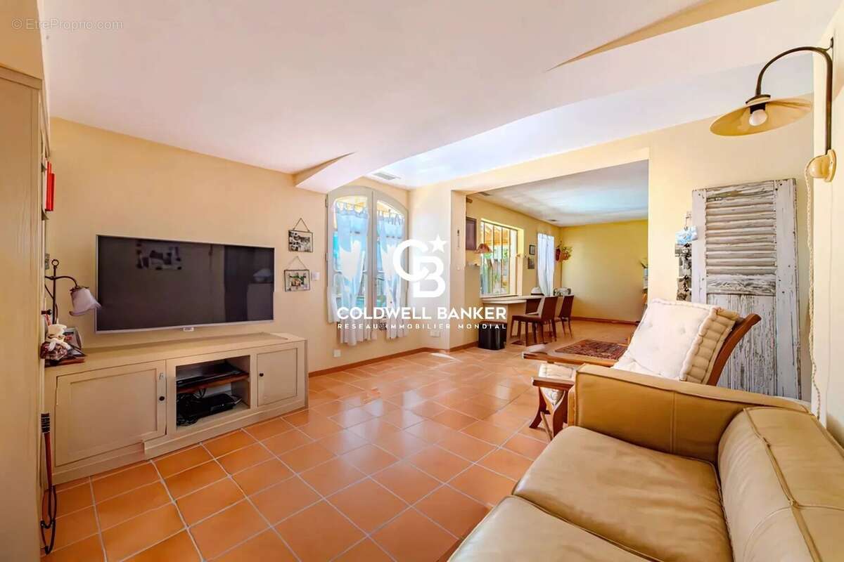 Maison à VAILHAUQUES