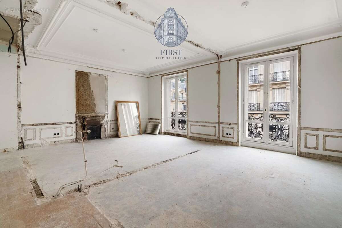 Appartement à PARIS-8E