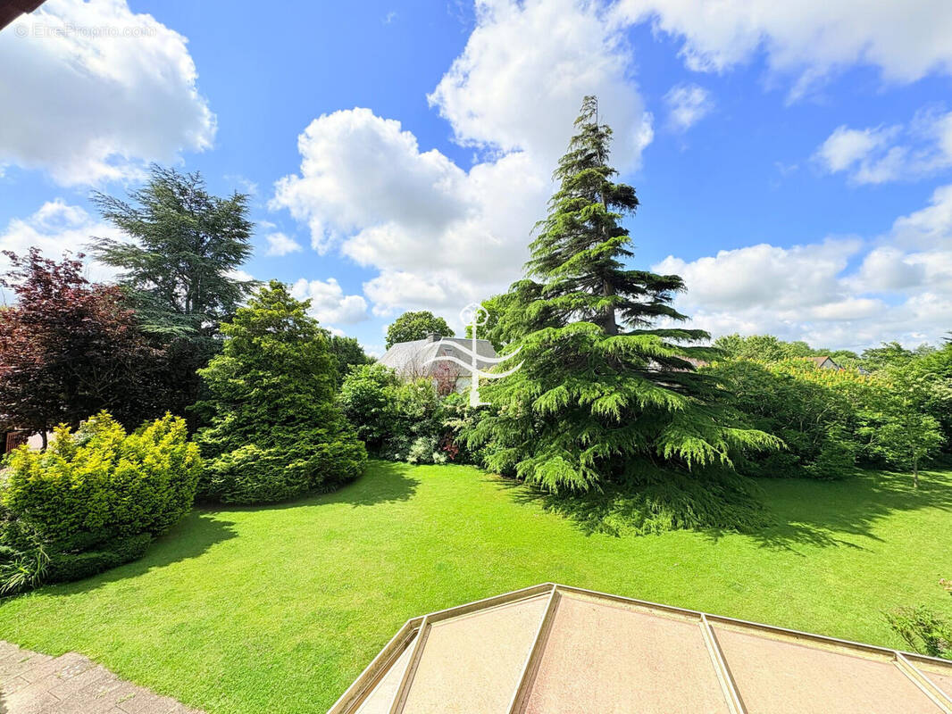 Maison à COLLEVILLE-MONTGOMERY