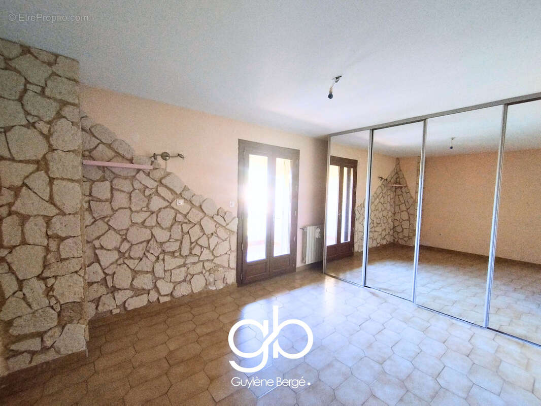 Maison familiale traditionnelle   4 chambres et combles   pergolas climatisée   piscine   dpe b   jacou - photo 21