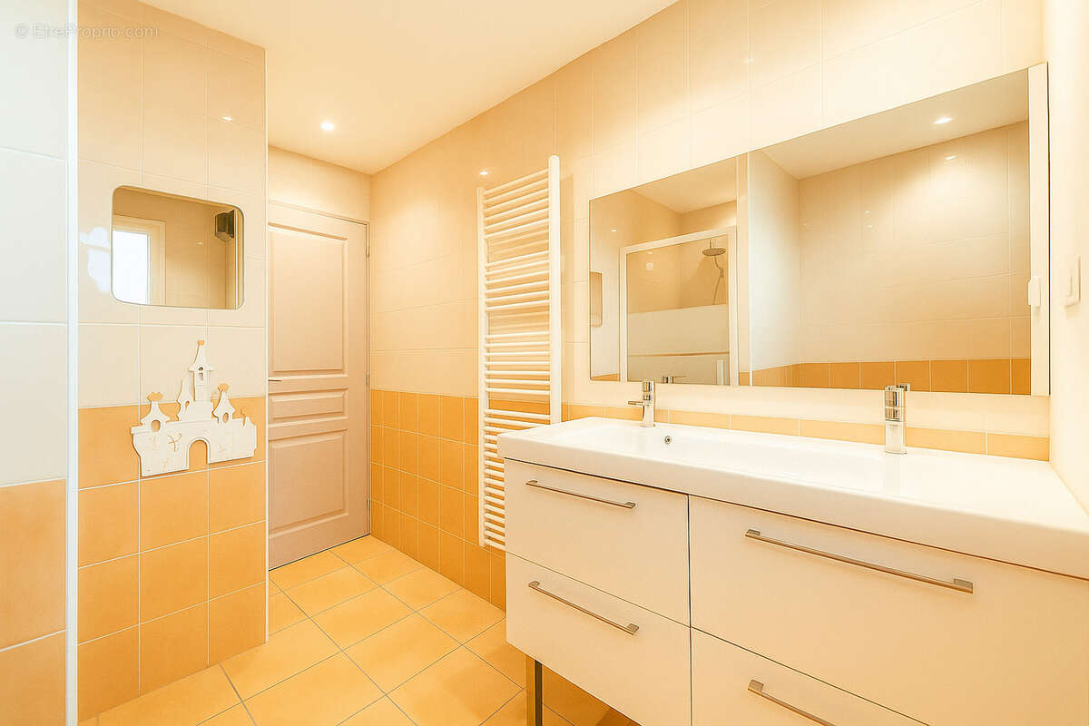 Maison à SAINT-MARTIN-LA-PLAINE