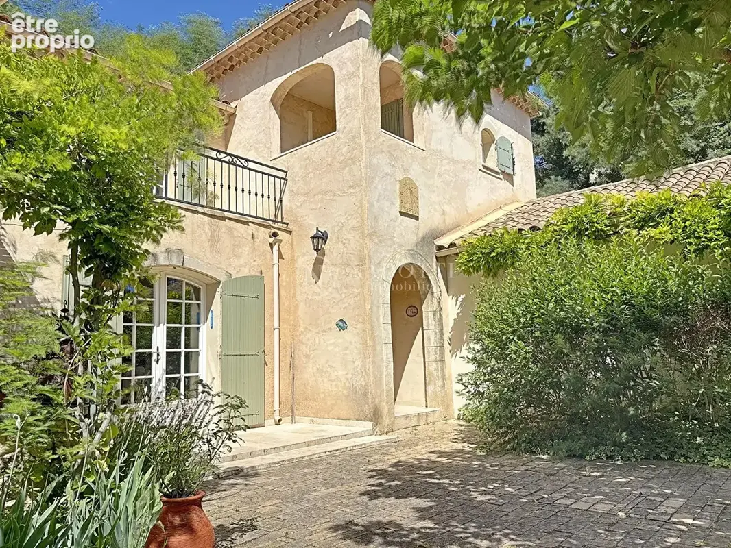 Cadenet - Maison de charme avec piscine  - cadre paisible et privilégié - photo 4