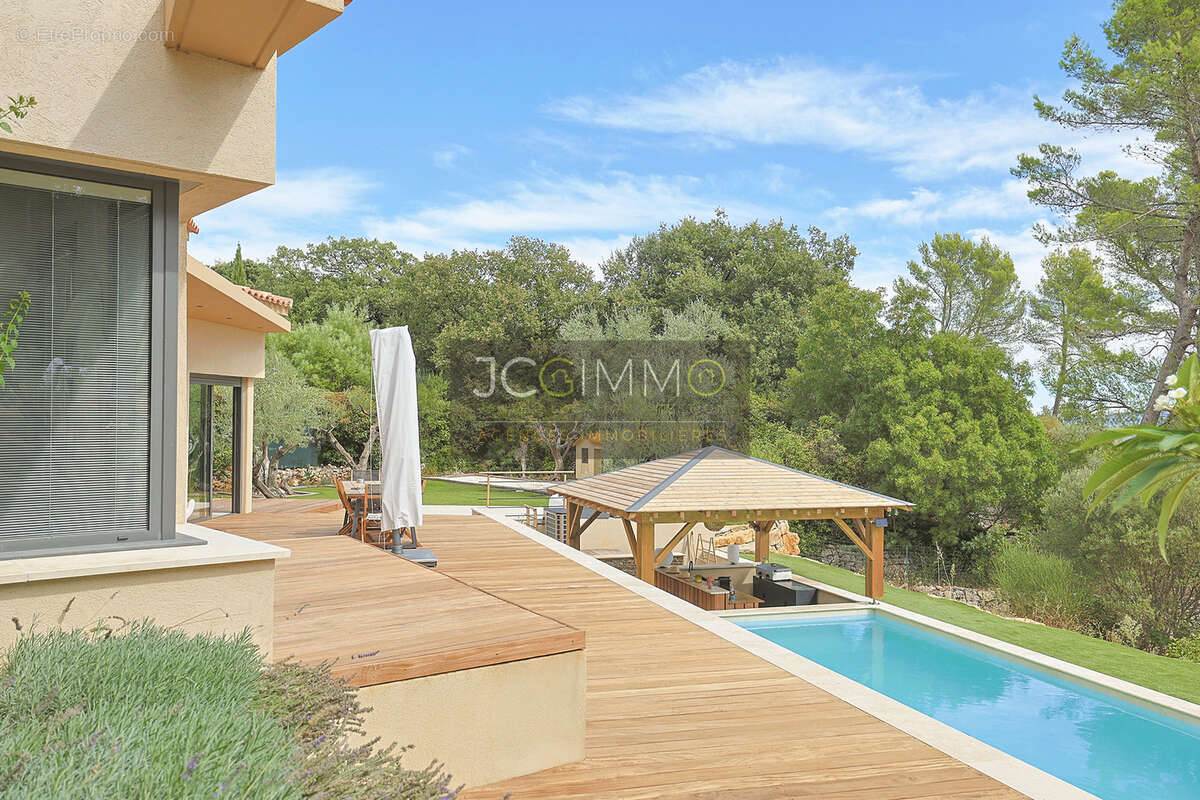 Villa construite en 2023 avec vue mer - photo 29