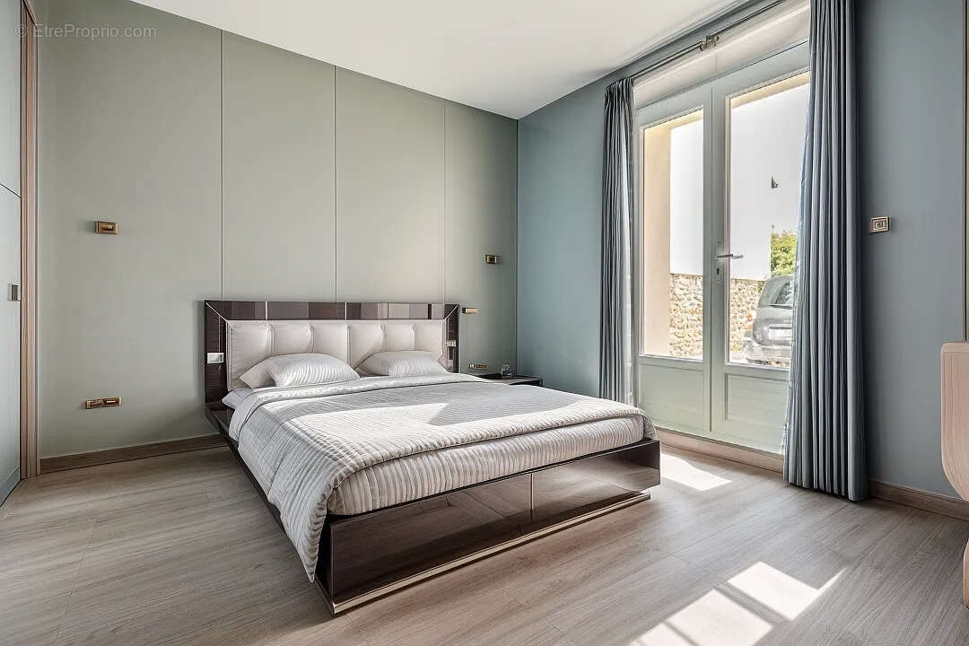 Maison - Champigny Sur Marne - 6 pièces 117 m2 - photo 3