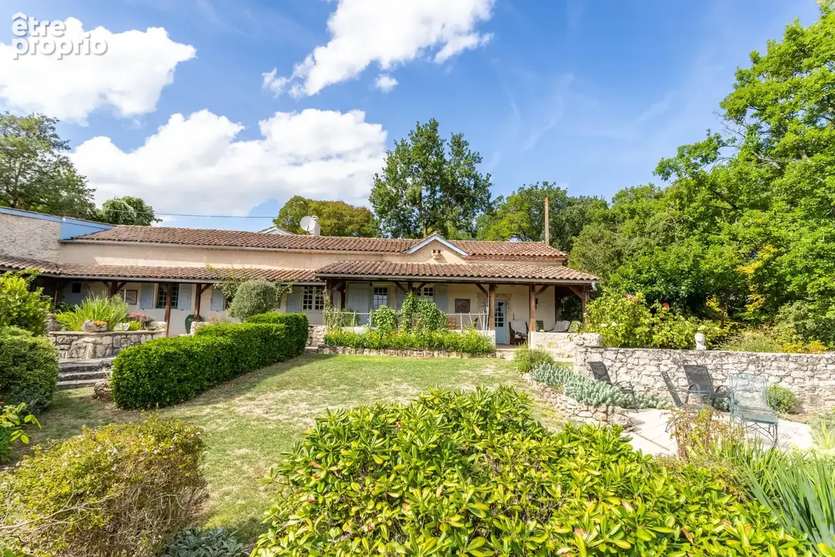 Maison de campagne avec piscine, atelier de poterie, dépendances et garage - photo 42