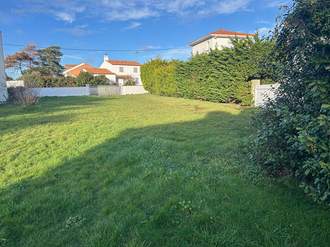 Terrain à LES MOUTIERS-EN-RETZ