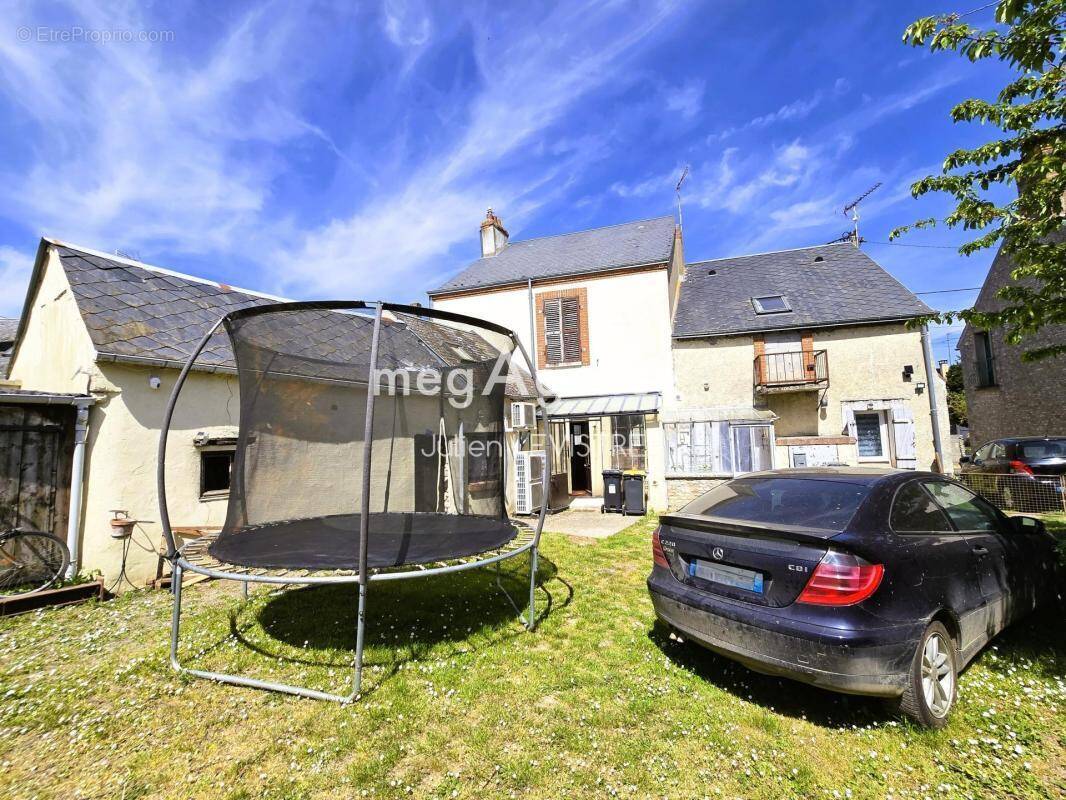 Maison à TOURY