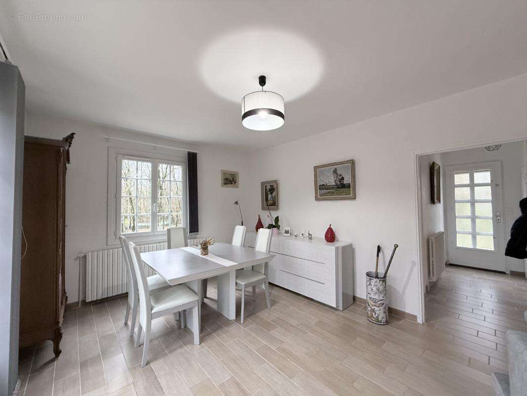 Maison à PLAIMPIED-GIVAUDINS