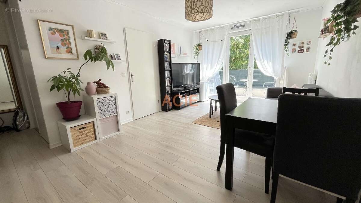 Appartement à LOUVRES
