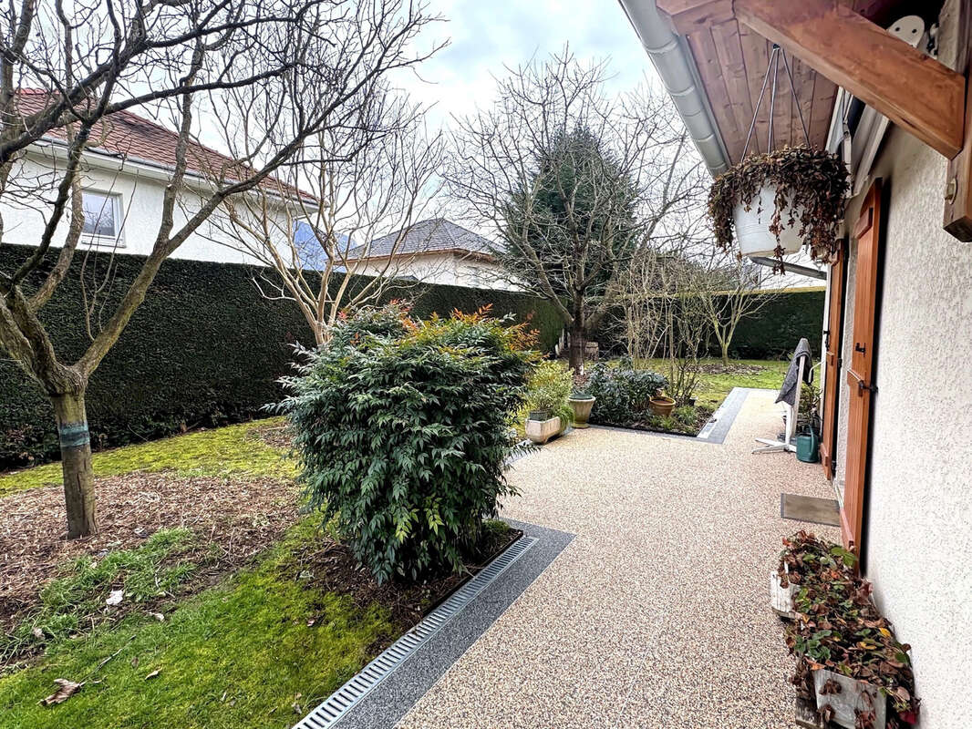 Maison à VIVIERS-DU-LAC