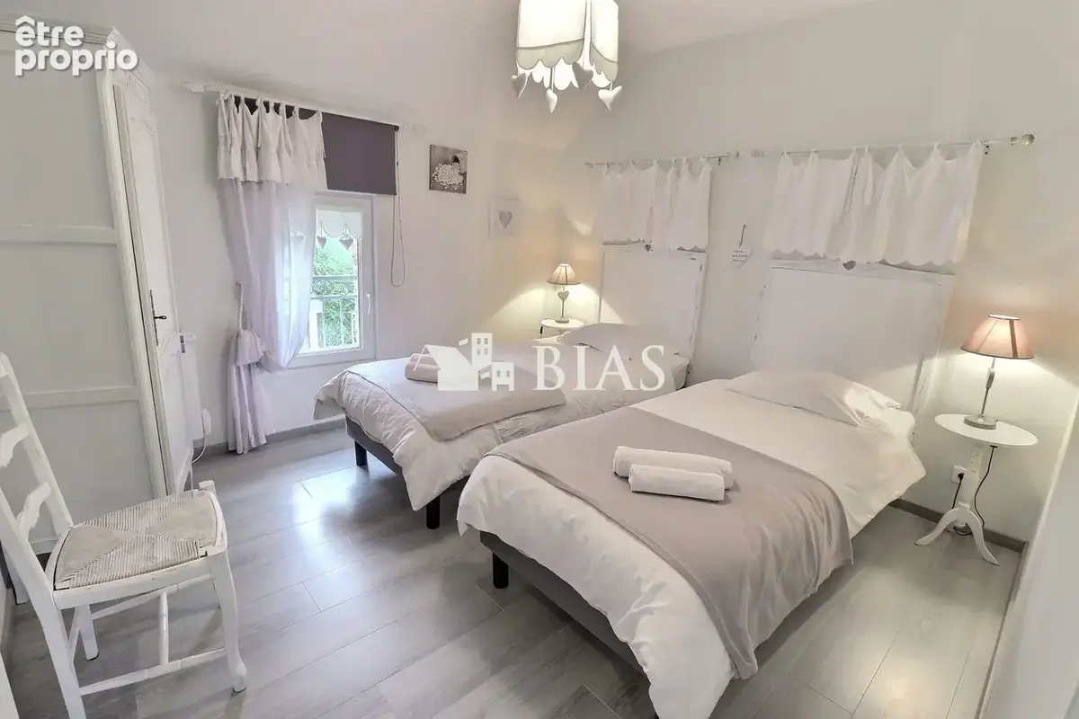 Maison 290 m² à Bernay  - photo 4
