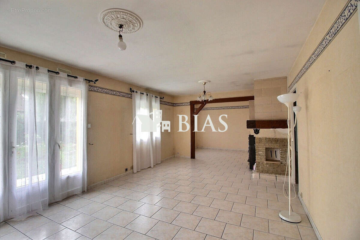 Maison à SAINT-PIERRE-DES-FLEURS