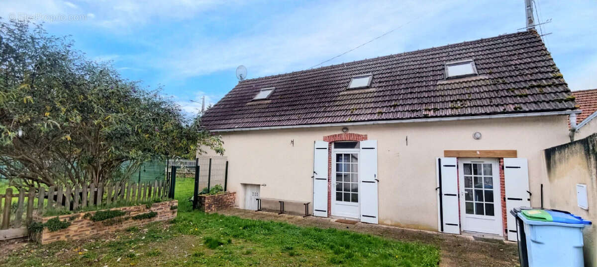 Maison à SAINT-PIAT