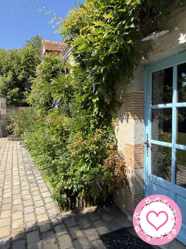 Maison 237 m² à Les Bordes  - photo 6