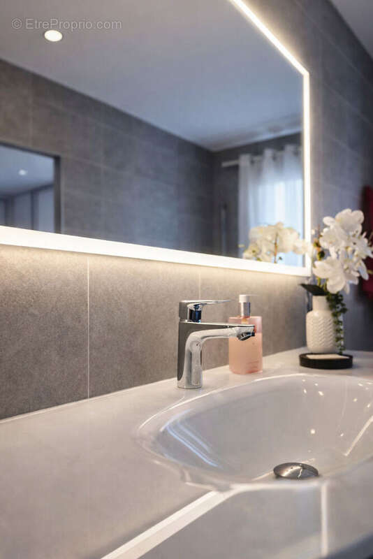 Propriété d'exception avec vue canal de 272 m² habitables sur terrain de 869 m² - photo 11
