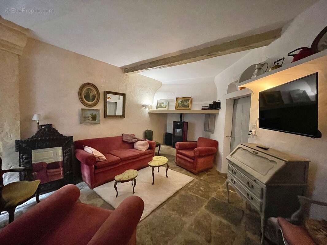 Maison à POUZOLLES